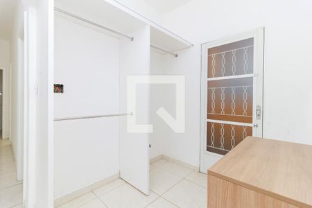 Casa à venda com 130m², 1 quarto e 2 vagas Casa à venda com 130m², 1 quarto e 2 vagasSala