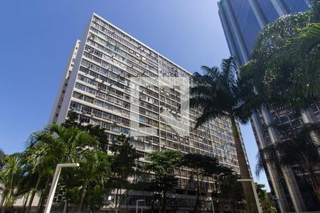 Apartamento à venda com 55m², 1 quarto e sem vaga Apartamento à venda com 55m², 1 quarto e sem vagaFachada