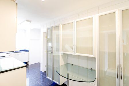 Apartamento à venda com 167m², 3 quartos e 4 vagas Apartamento à venda com 167m², 3 quartos e 4 vagasCozinha
