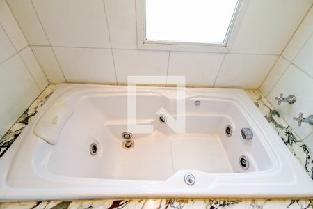 Apartamento à venda com 167m², 3 quartos e 4 vagas Apartamento à venda com 167m², 3 quartos e 4 vagasBanheiro Suíte 1