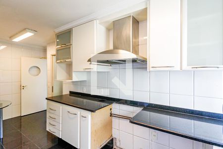 Apartamento à venda com 167m², 3 quartos e 4 vagas Apartamento à venda com 167m², 3 quartos e 4 vagasCozinha
