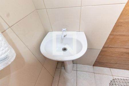 Casa à venda com 140m², 4 quartos e 2 vagas Casa à venda com 140m², 4 quartos e 2 vagasBanheiro (casa 3)