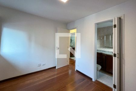 Apartamento à venda com 75m², 3 quartos e 1 vaga Apartamento à venda com 75m², 3 quartos e 1 vagaSuíte