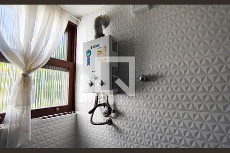 Casa à venda com 563m², 4 quartos e 5 vagas Casa à venda com 563m², 4 quartos e 5 vagasBanheiro Suíte 1