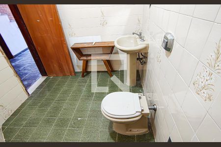 Casa à venda com 563m², 4 quartos e 5 vagas Casa à venda com 563m², 4 quartos e 5 vagasárea de lazer - banheiro