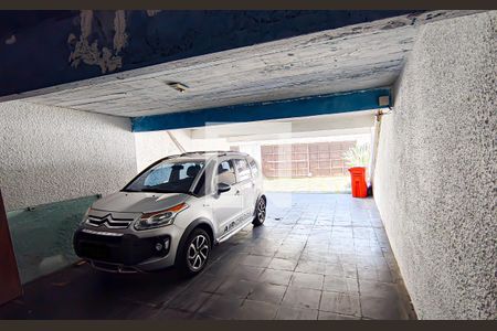 Casa à venda com 563m², 4 quartos e 5 vagas Casa à venda com 563m², 4 quartos e 5 vagasÁrea externa