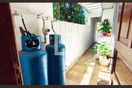 Casa à venda com 563m², 4 quartos e 5 vagas Casa à venda com 563m², 4 quartos e 5 vagascorredor lateral