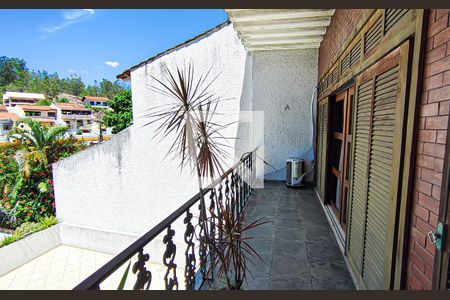 Casa à venda com 563m², 4 quartos e 5 vagas Casa à venda com 563m², 4 quartos e 5 vagasVaranda da Suíte 3