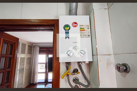 Casa à venda com 563m², 4 quartos e 5 vagas Casa à venda com 563m², 4 quartos e 5 vagasBanheiro suíte 2