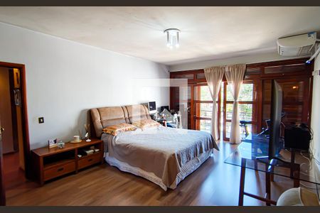 Casa à venda com 563m², 4 quartos e 5 vagas Casa à venda com 563m², 4 quartos e 5 vagasSuíte 3