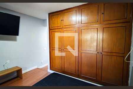 Casa à venda com 563m², 4 quartos e 5 vagas Casa à venda com 563m², 4 quartos e 5 vagasSuíte 1