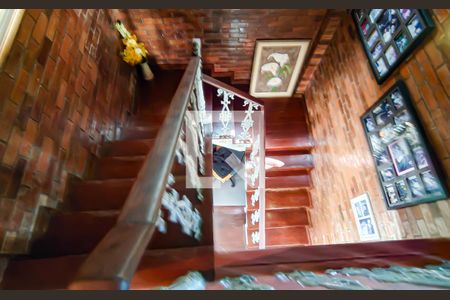 Casa à venda com 563m², 4 quartos e 5 vagas Casa à venda com 563m², 4 quartos e 5 vagasescada