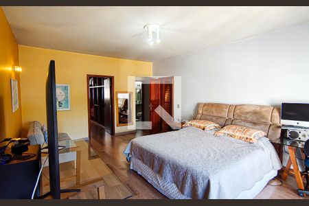 Casa à venda com 563m², 4 quartos e 5 vagas Casa à venda com 563m², 4 quartos e 5 vagasSuíte 3