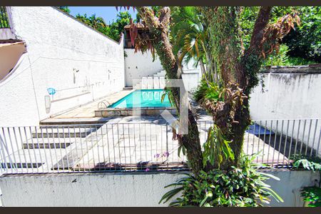 Casa à venda com 563m², 4 quartos e 5 vagas Casa à venda com 563m², 4 quartos e 5 vagasVaranda Suíte 2