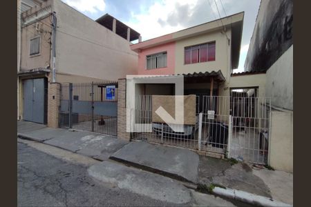 Casa à venda com 280m², 5 quartos e 2 vagas Casa à venda com 280m², 5 quartos e 2 vagasFachada