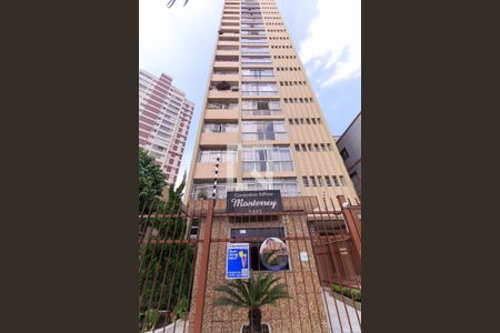 Apartamento à venda com 175m², 3 quartos e 1 vaga Apartamento à venda com 175m², 3 quartos e 1 vagaFachada