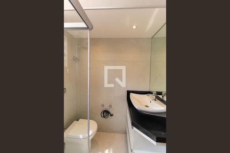 Apartamento à venda com 175m², 3 quartos e 1 vaga Apartamento à venda com 175m², 3 quartos e 1 vagaBanheiro da Suíte 2