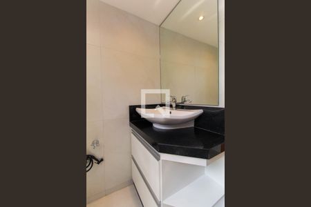 Apartamento à venda com 175m², 3 quartos e 1 vaga Apartamento à venda com 175m², 3 quartos e 1 vagaBanheiro da Suíte 2