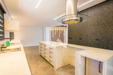 Casa à venda com 470m², 3 quartos e 3 vagas Casa à venda com 470m², 3 quartos e 3 vagasCozinha