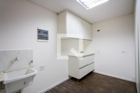 Casa à venda com 470m², 3 quartos e 3 vagas Casa à venda com 470m², 3 quartos e 3 vagasÁrea de serviço