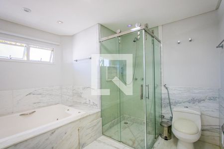 Casa à venda com 470m², 3 quartos e 3 vagas Casa à venda com 470m², 3 quartos e 3 vagasBanheiro do quarto 1