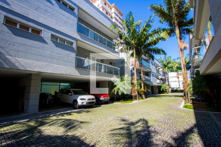 Casa à venda com 470m², 3 quartos e 3 vagas Casa à venda com 470m², 3 quartos e 3 vagasÁrea comum