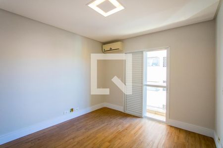 Casa à venda com 470m², 3 quartos e 3 vagas Casa à venda com 470m², 3 quartos e 3 vagasQuarto 2 - Suíte