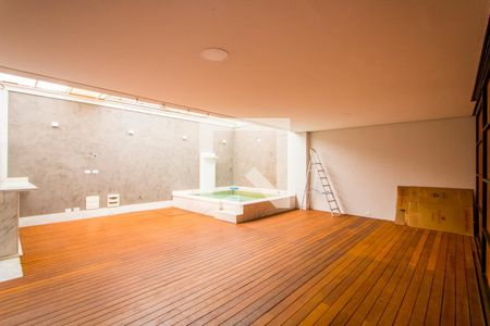 Casa à venda com 470m², 3 quartos e 3 vagas Casa à venda com 470m², 3 quartos e 3 vagasPiscina