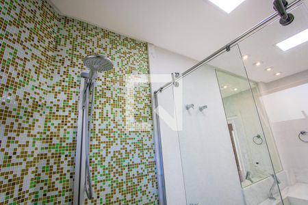 Casa à venda com 470m², 3 quartos e 3 vagas Casa à venda com 470m², 3 quartos e 3 vagasBanheiro social