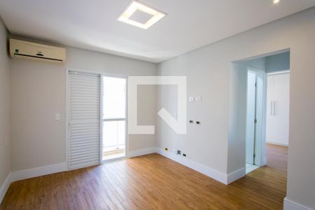 Casa à venda com 470m², 3 quartos e 3 vagas Casa à venda com 470m², 3 quartos e 3 vagasQuarto 2 - Suíte