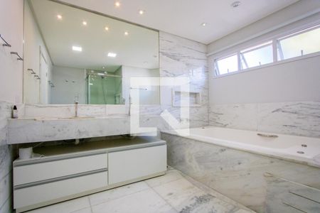 Casa à venda com 470m², 3 quartos e 3 vagas Casa à venda com 470m², 3 quartos e 3 vagasBanheiro do quarto 1