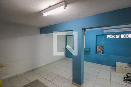 Casa à venda com 244m², 2 quartos e 5 vagas Casa à venda com 244m², 2 quartos e 5 vagasEscritório