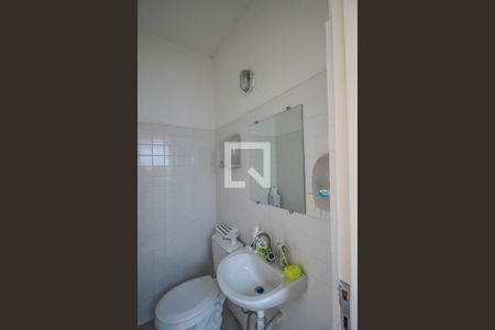 Casa à venda com 244m², 2 quartos e 5 vagas Casa à venda com 244m², 2 quartos e 5 vagasBanheiro