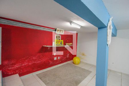 Casa à venda com 244m², 2 quartos e 5 vagas Casa à venda com 244m², 2 quartos e 5 vagasEscritório