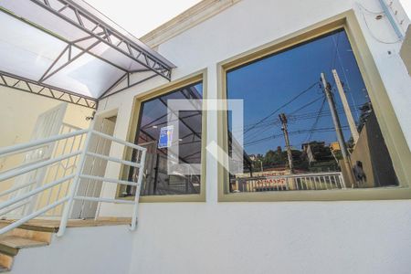 Casa à venda com 244m², 2 quartos e 5 vagas Casa à venda com 244m², 2 quartos e 5 vagasFachada