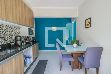 Casa à venda com 244m², 2 quartos e 5 vagas Casa à venda com 244m², 2 quartos e 5 vagasCozinha
