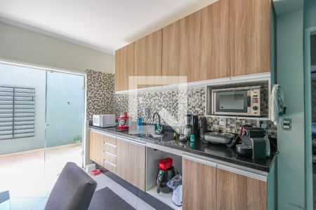 Casa à venda com 244m², 2 quartos e 5 vagas Casa à venda com 244m², 2 quartos e 5 vagasCozinha