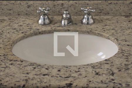 Apartamento à venda com 156m², 3 quartos e 3 vagasDetalhe - Banheiro suíte 1 - Pia