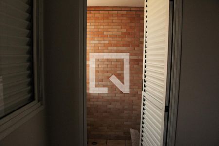 Apartamento à venda com 156m², 3 quartos e 3 vagasDetalhe - Suíte 1  - Varanda 