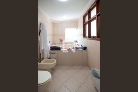 Casa à venda com 950m², 5 quartos e 5 vagas Casa à venda com 950m², 5 quartos e 5 vagasBanheiro Suíte 4