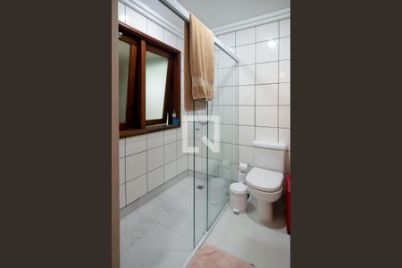 Casa à venda com 950m², 5 quartos e 5 vagas Casa à venda com 950m², 5 quartos e 5 vagasBanheiro Suíte 2