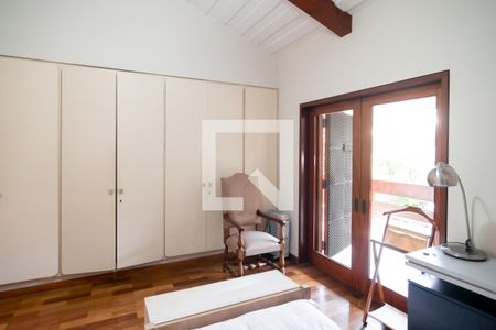 Casa à venda com 950m², 5 quartos e 5 vagas Casa à venda com 950m², 5 quartos e 5 vagasSuíte 3