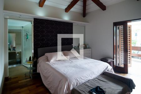 Casa à venda com 950m², 5 quartos e 5 vagas Casa à venda com 950m², 5 quartos e 5 vagasSuíte 4