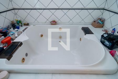 Casa à venda com 950m², 5 quartos e 5 vagas Casa à venda com 950m², 5 quartos e 5 vagasBanheiro Suíte 5 - Master