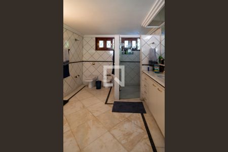 Casa à venda com 950m², 5 quartos e 5 vagas Casa à venda com 950m², 5 quartos e 5 vagasBanheiro Suíte 5 - Master