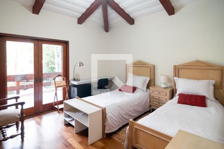 Casa à venda com 950m², 5 quartos e 5 vagas Casa à venda com 950m², 5 quartos e 5 vagasSuíte 3