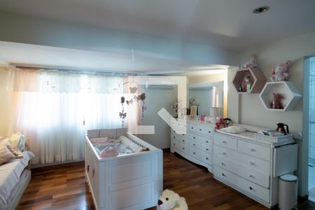 Casa à venda com 950m², 5 quartos e 5 vagas Casa à venda com 950m², 5 quartos e 5 vagasSuíte 2