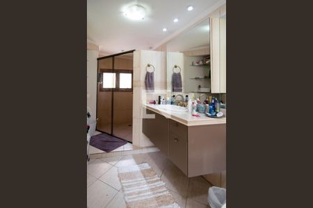 Casa à venda com 950m², 5 quartos e 5 vagas Casa à venda com 950m², 5 quartos e 5 vagasBanheiro Suíte 4