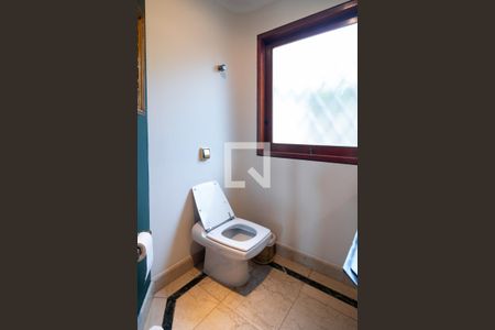 Casa à venda com 950m², 5 quartos e 5 vagas Casa à venda com 950m², 5 quartos e 5 vagasLavabo