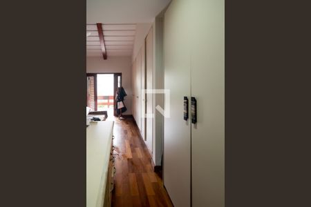 Casa à venda com 950m², 5 quartos e 5 vagas Casa à venda com 950m², 5 quartos e 5 vagasSuíte 4